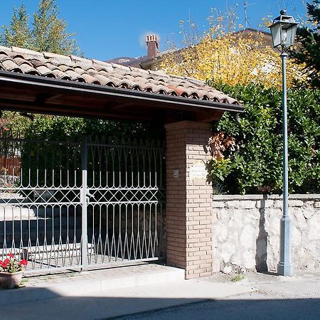 Appartamenti De Sanctis Villetta Barrea Exterior photo
